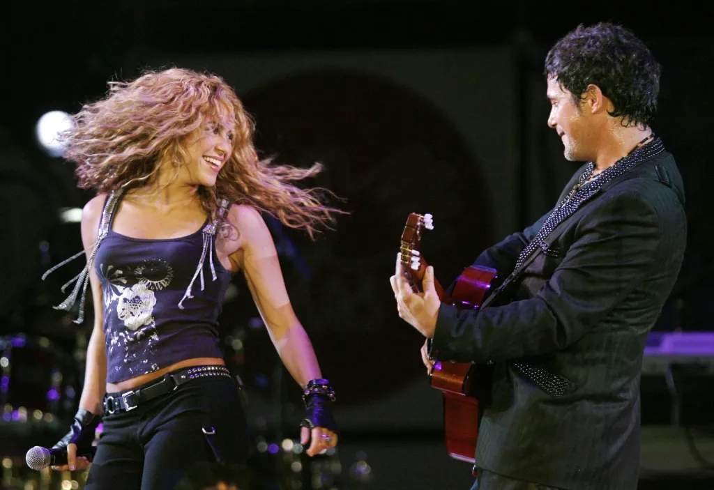 La colombiana Shakira y el español Alejandro Sanz